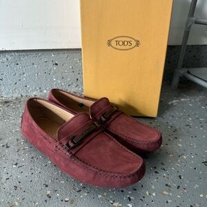 Tod's Suede Driver Moccasin in Maroon